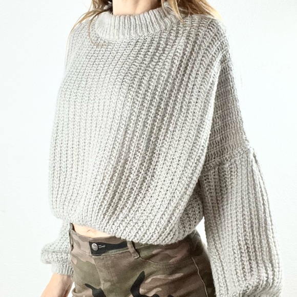 SIMPLEE | 🐰Light Gray Chunky Thick Knit Loose Cropped Oversize Sweater - Picture 4 of 13